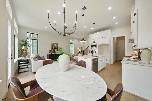 $827,999 | 1711 Bologna Lane, Houston, TX 77055