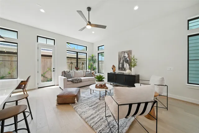 $827,999 | 1711 Bologna Lane, Houston, TX 77055