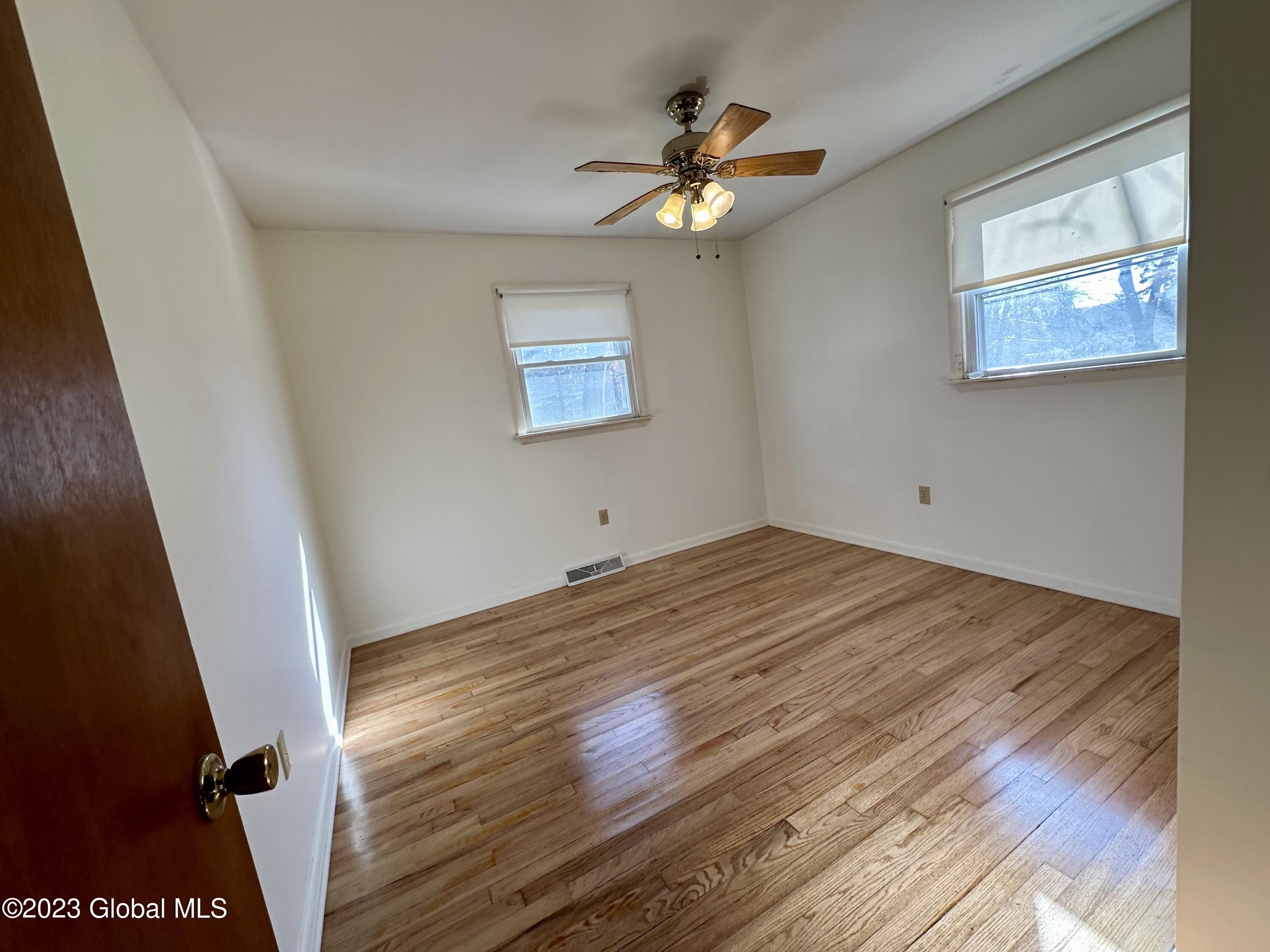 39 South Westcott Road Rotterdam, NY 12306 - Photo 18 of 22 image_6487327_2