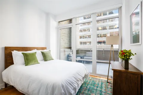 $6,795 | 1050 6th Avenue, Unit 18A | Midtown South