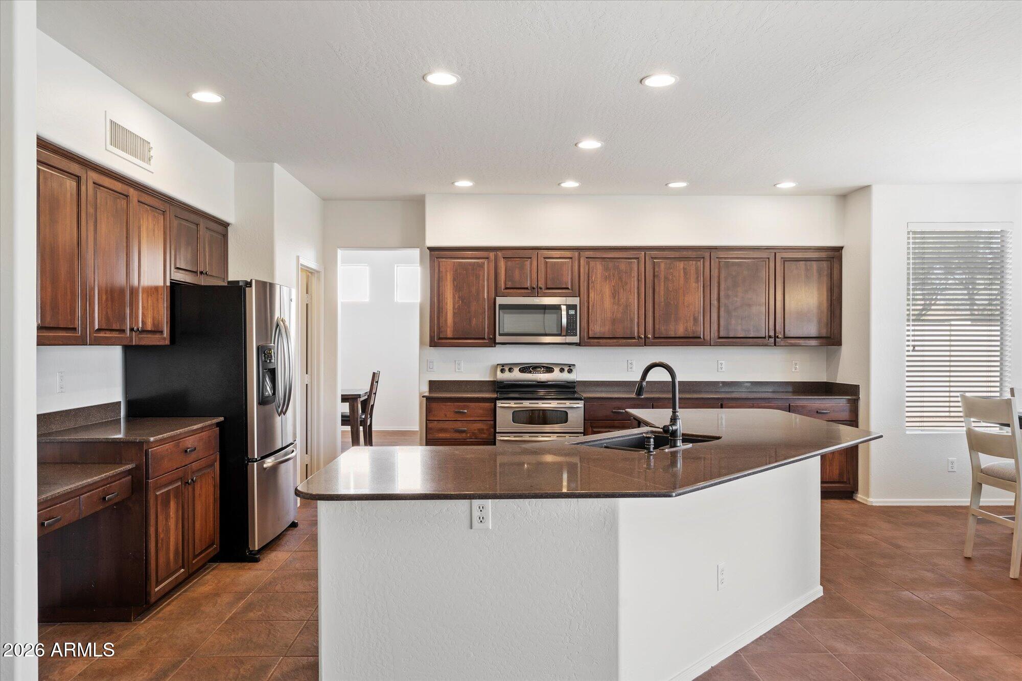 22005 North 43rd Place Phoenix, AZ 85050 - Photo 22 of 57 Kitchen