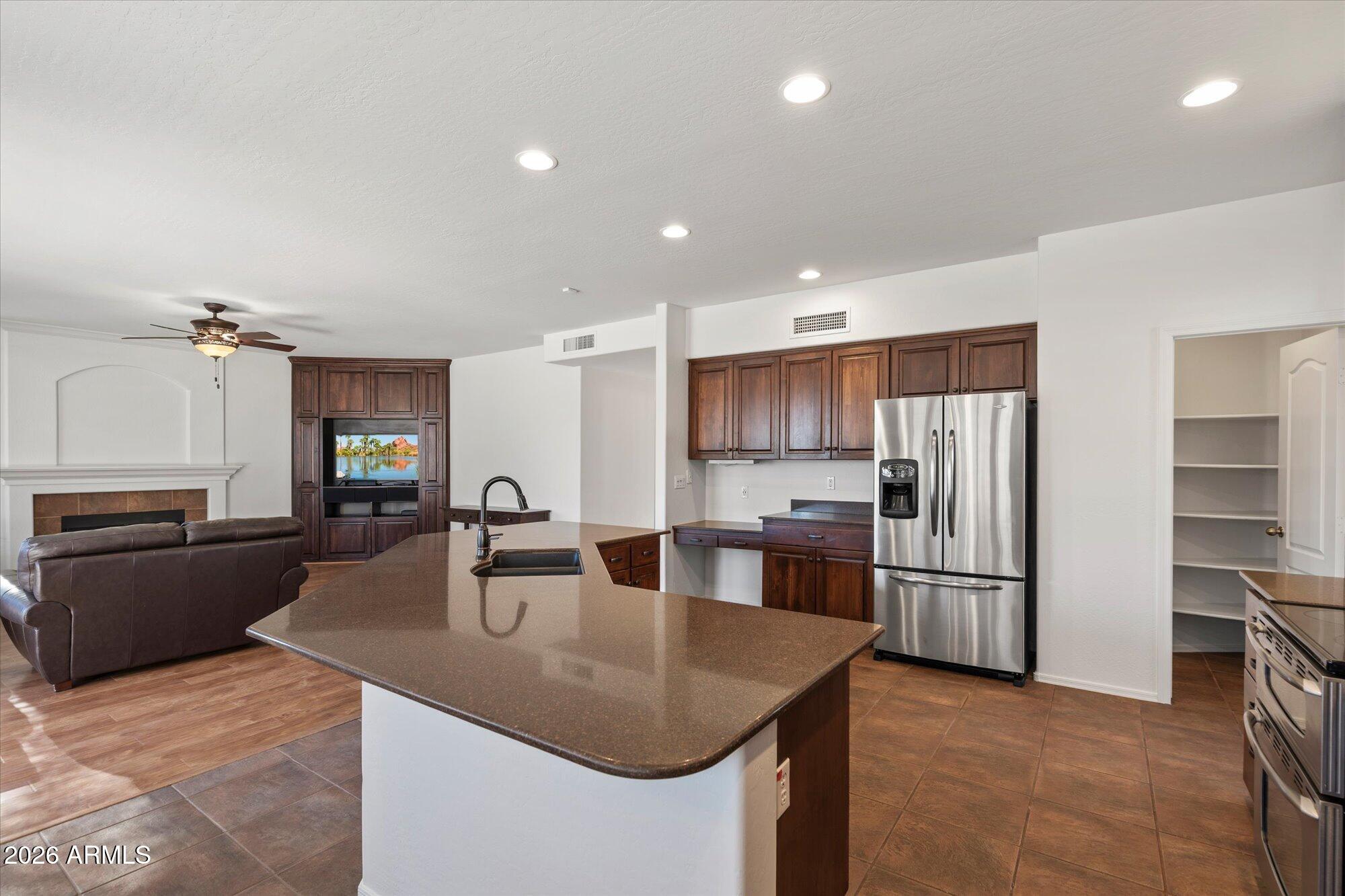 22005 North 43rd Place Phoenix, AZ 85050 - Photo 24 of 57 Kitchen