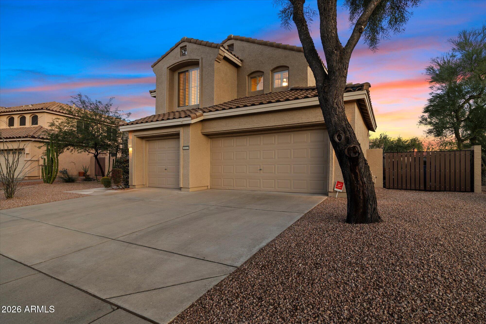 22005 North 43rd Place Phoenix, AZ 85050 - Photo 3 of 57 Front