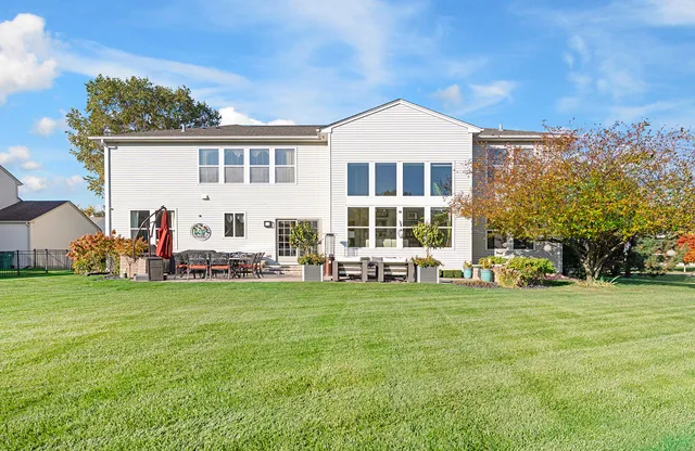 $719,900 | 25040 West Prairie Grove Drive, Plainfield, IL 60585