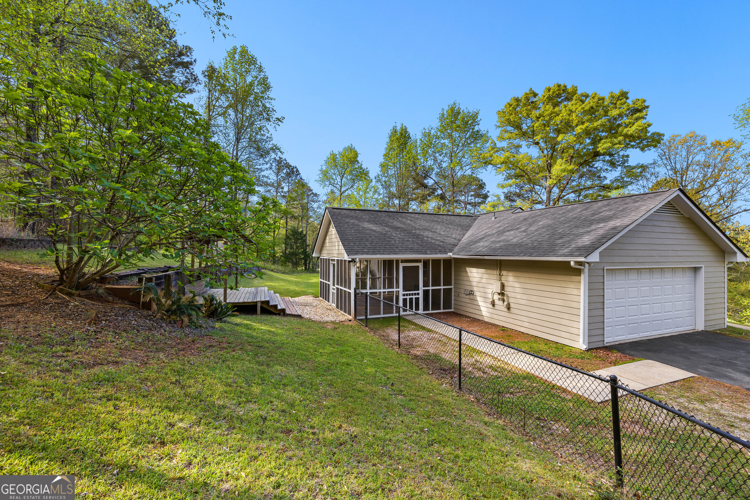 40 River Point Drive LaGrange, GA 30240 - Photo 19 of 22 a house view with a garden space