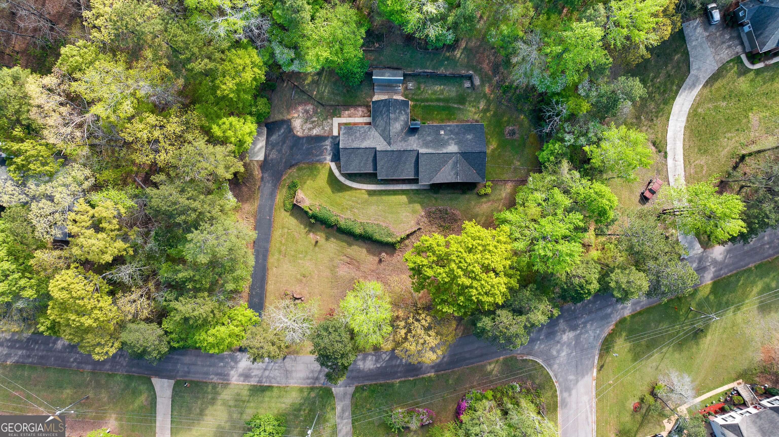 40 River Point Drive LaGrange, GA 30240 - Photo 20 of 22 a swimming pool with trees in the background