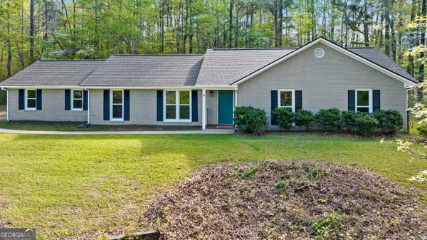 $320,000 | 40 River Point Drive, LaGrange, GA 30240