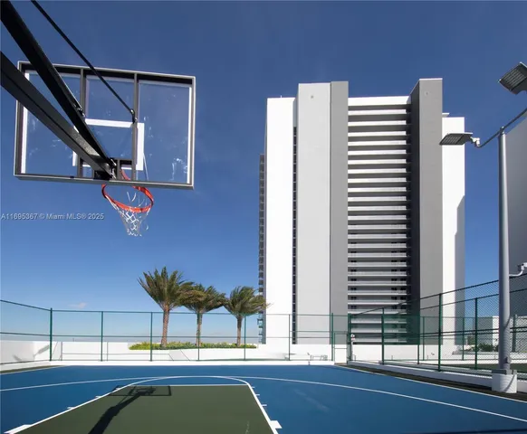 $1,100,000 | 16385 Biscayne Boulevard, Unit 1615, North Miami Beach, FL 33160