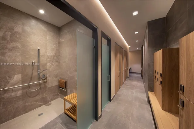 $1,100,000 | 16385 Biscayne Boulevard, Unit 1615, North Miami Beach, FL 33160