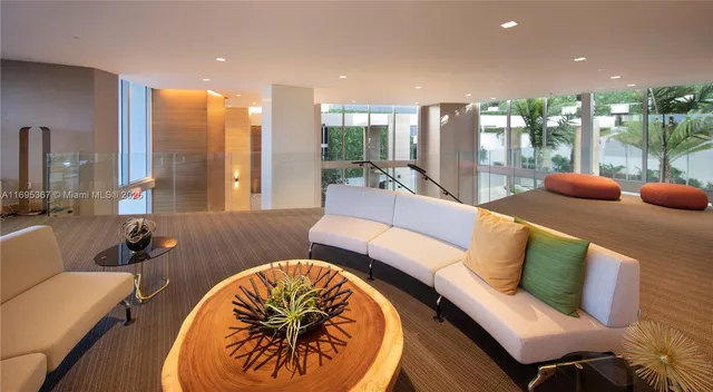 $1,100,000 | 16385 Biscayne Boulevard, Unit 1615, North Miami Beach, FL 33160