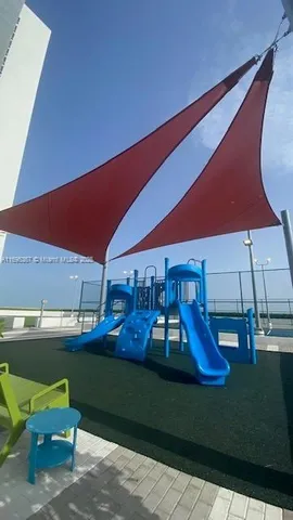 $1,100,000 | 16385 Biscayne Boulevard, Unit 1615, North Miami Beach, FL 33160