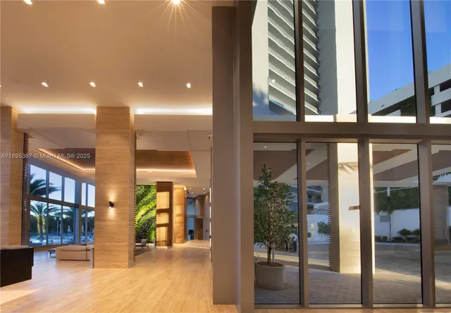 $1,100,000 | 16385 Biscayne Boulevard, Unit 1615, North Miami Beach, FL 33160