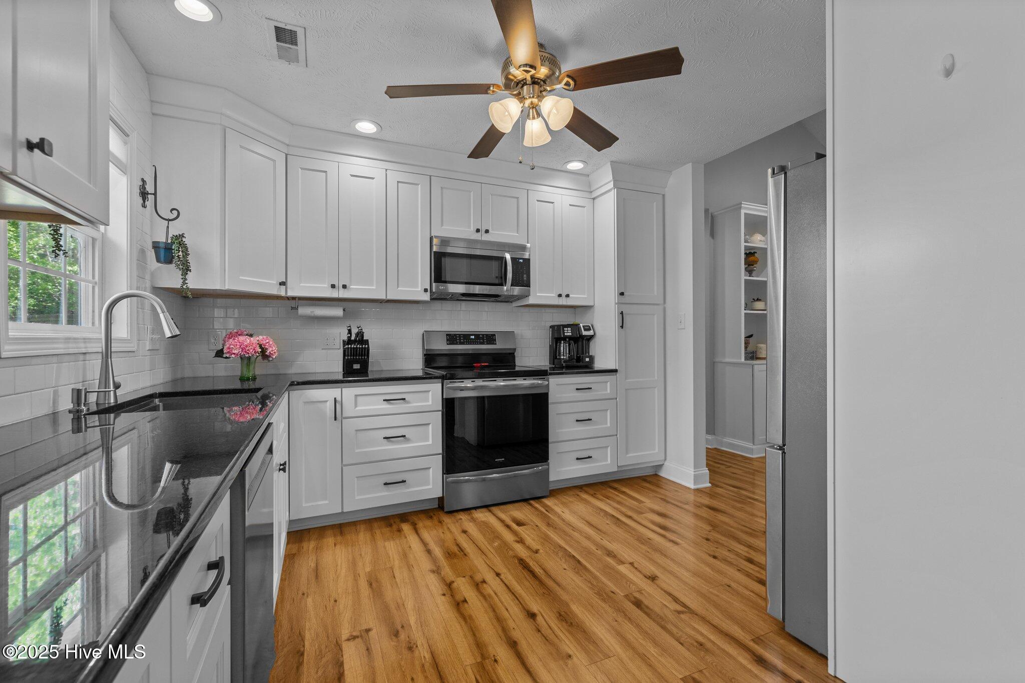 215 Secretariat Court Raeford, NC 28376 - Photo 21 of 49 19-web-or-mls-707A1056