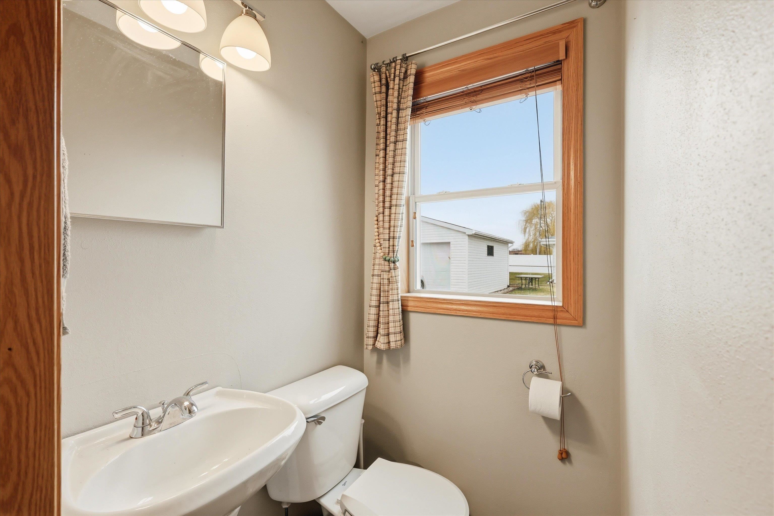 606 East Florida Avenue Appleton, WI 54911 - Photo 9 of 31