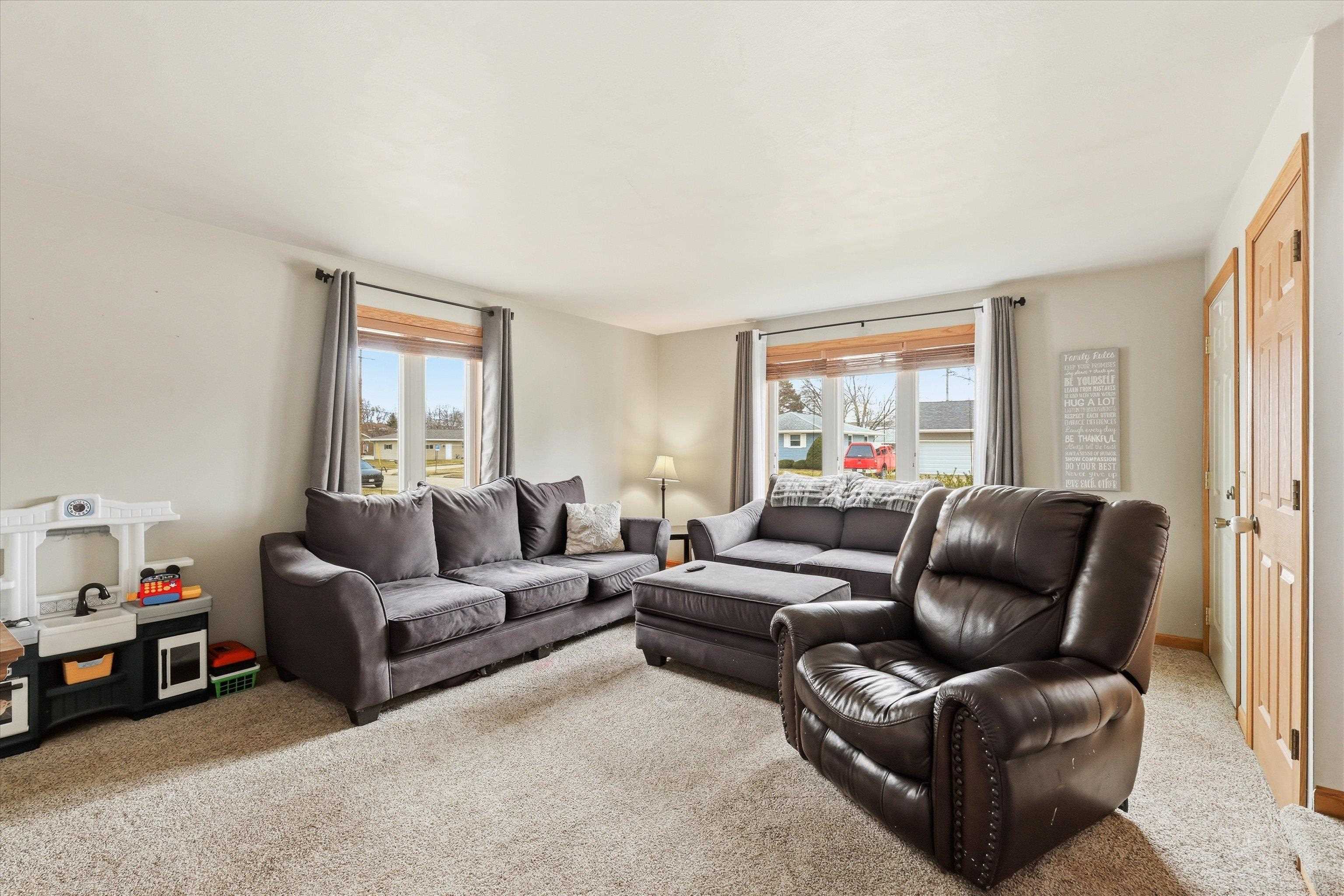 606 East Florida Avenue Appleton, WI 54911 - Photo 10 of 31