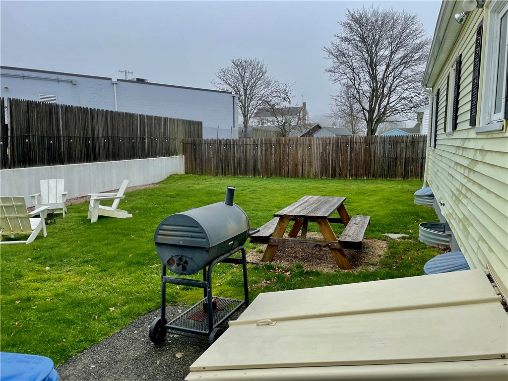 31 Rosedale Terrace Middletown, RI 02842 - Photo 4 of 20