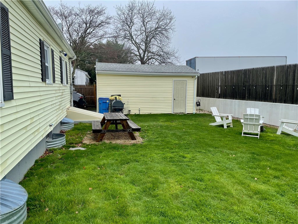 31 Rosedale Terrace Middletown, RI 02842 - Photo 5 of 20