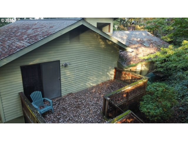 2890 Warren Street Eugene, OR 97405 - Photo 35 of 46 a black and white photo of a house