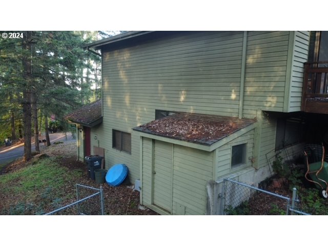 2890 Warren Street Eugene, OR 97405 - Photo 43 of 46 a black and white photo of a backyard