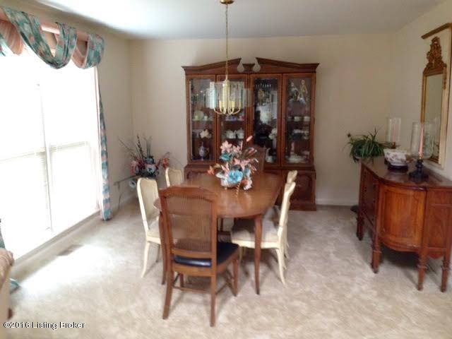822 Foxgate Road Louisville, KY 40223 - Photo 2 of 20 Dining room