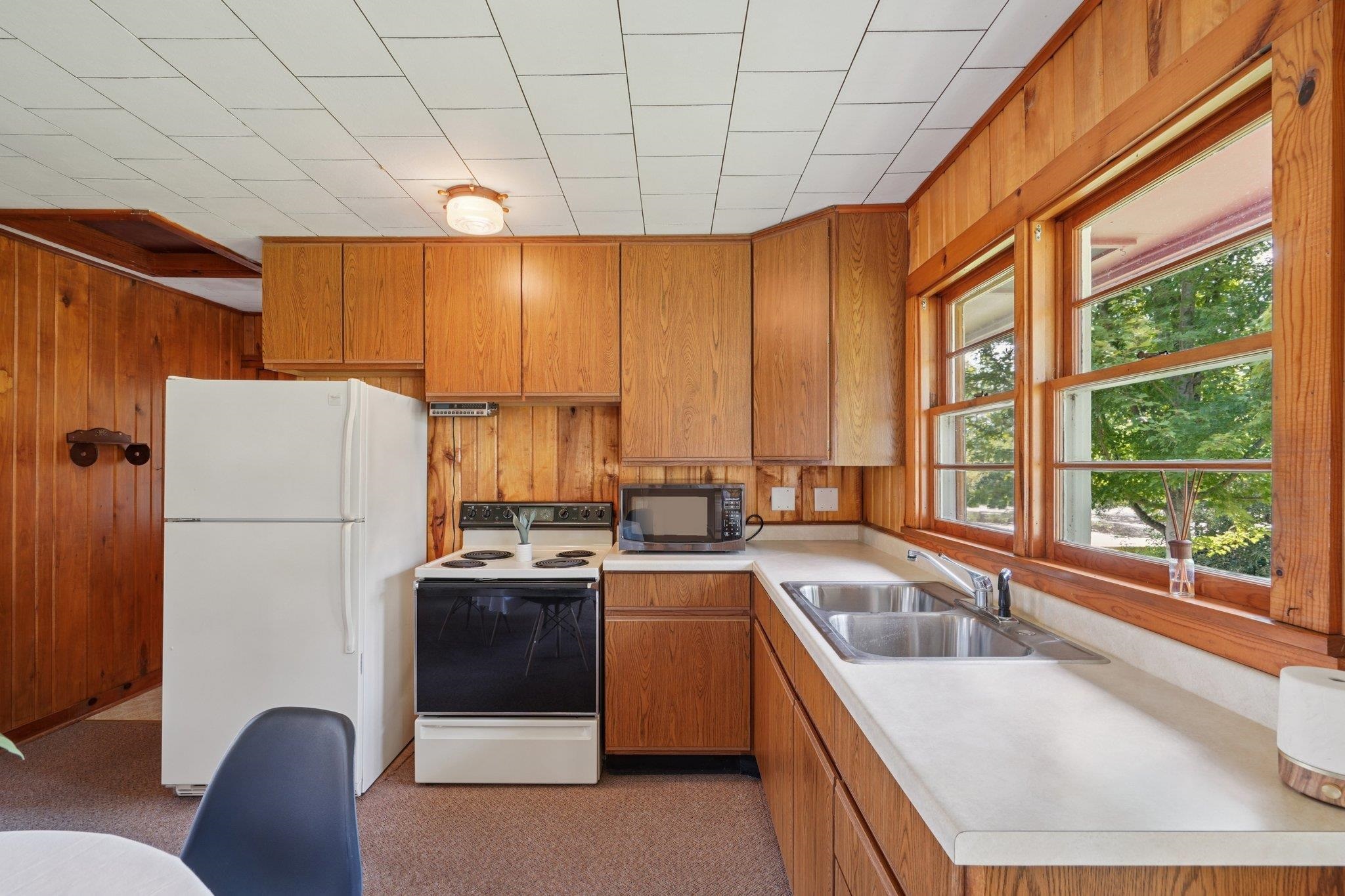 W8135 Elm Point Road Lake Mills, WI 53551 - Photo 13 of 53