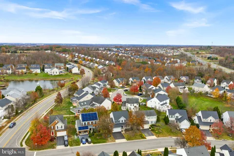 $899,999 | 25362 Vacation Place, Aldie, VA 20105