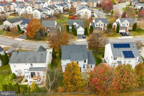 $899,999 | 25362 Vacation Place, Aldie, VA 20105