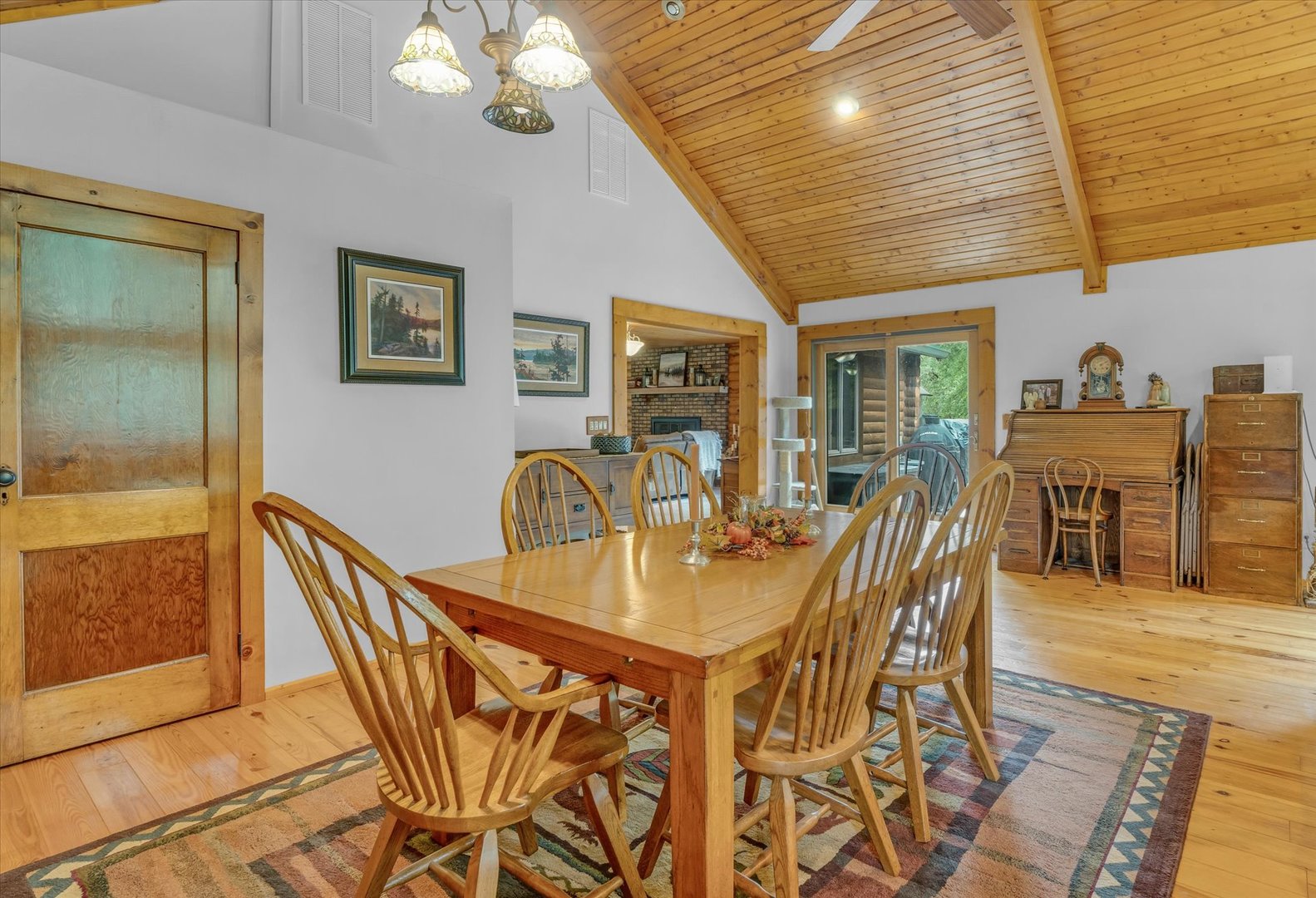 15262 North 450 East Road Fithian, IL 61844 - Photo 22 of 66 a view of a dining room with furniture