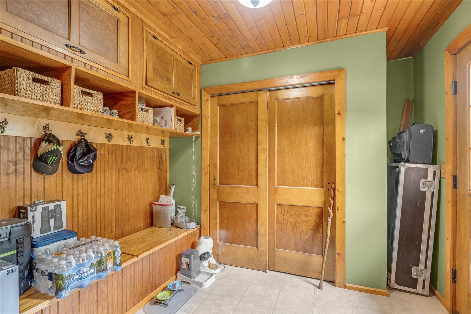 15262 North 450 East Road Fithian, IL 61844 - Photo 31 of 66 a bathroom with a tub and shower