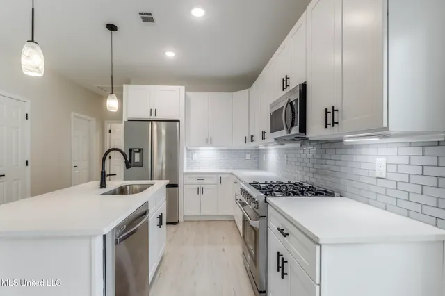 $289,900 | 420 Beverly Drive, Biloxi, MS 39530