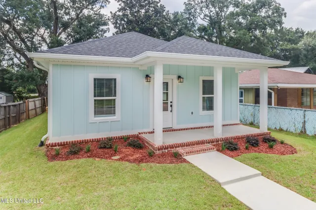 $289,900 | 420 Beverly Drive, Biloxi, MS 39530