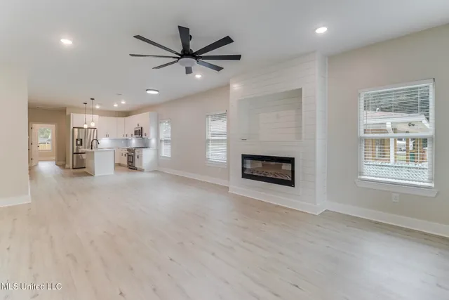 $289,900 | 420 Beverly Drive, Biloxi, MS 39530