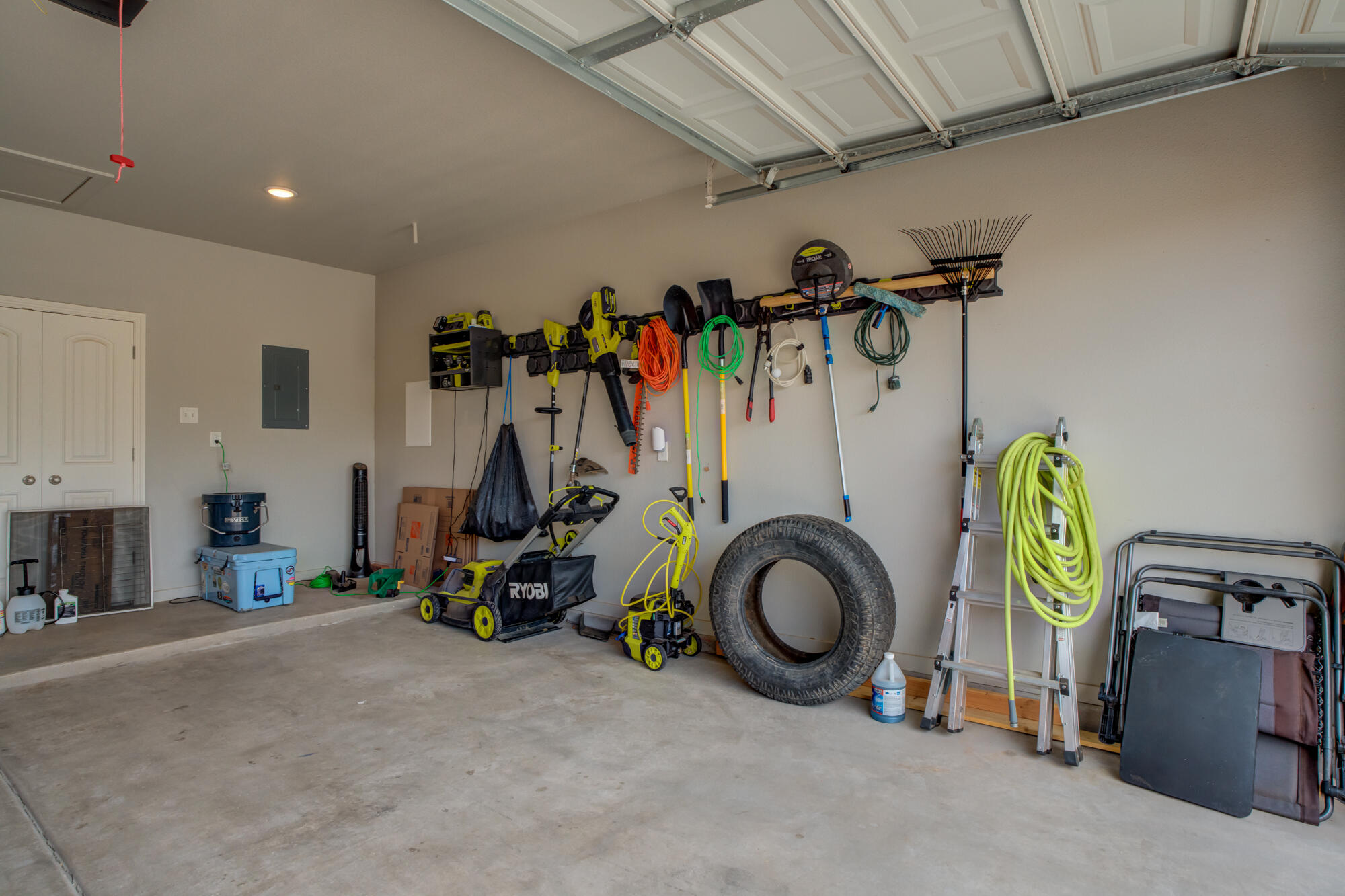7805 56th Street Lubbock, TX 79407 - Photo 56 of 57 7805-56th-St_Lubbock-TX_55_Garage