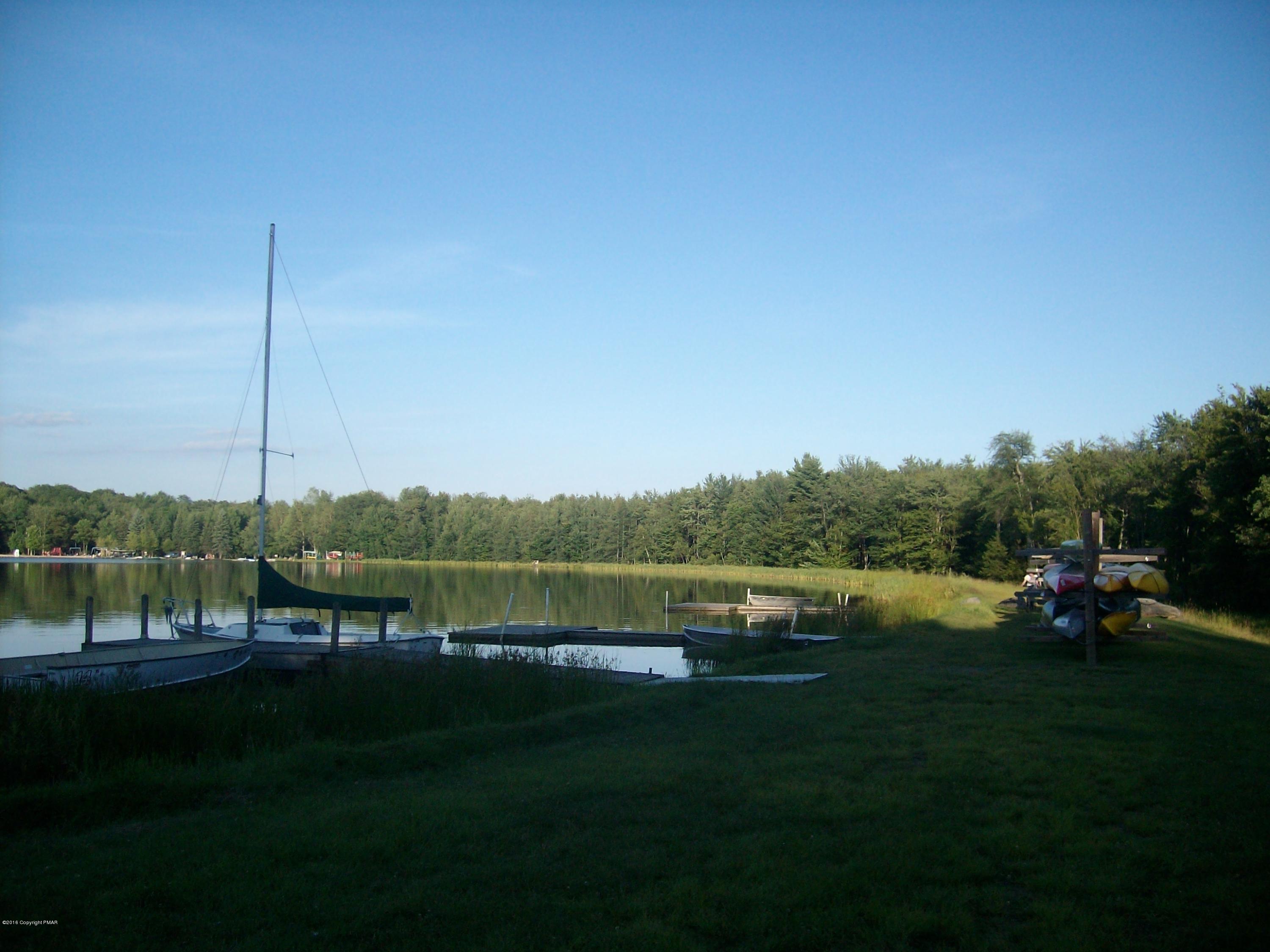 174 Ridge Road Pocono Lake, PA 18347 - Photo 35 of 41 LLV8 Boat Rack