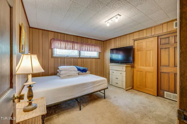 $389,000 | 212 Littrell Private Drive, Bluff City, TN 37618