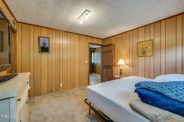 $389,000 | 212 Littrell Private Drive, Bluff City, TN 37618