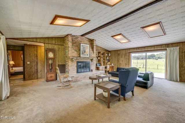 $389,000 | 212 Littrell Private Drive, Bluff City, TN 37618