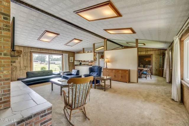 $389,000 | 212 Littrell Private Drive, Bluff City, TN 37618