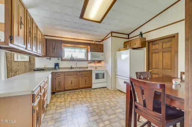 $389,000 | 212 Littrell Private Drive, Bluff City, TN 37618