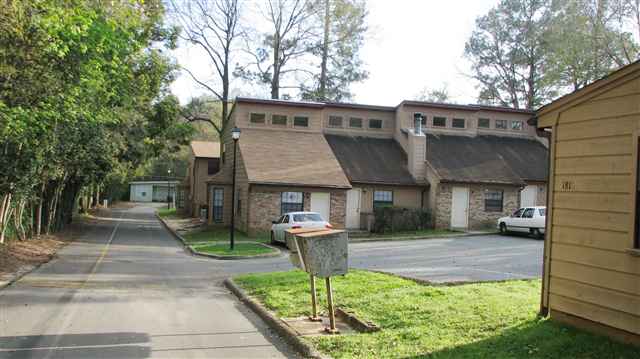 1816 D Jackson Bluff Road, Unit D Tallahassee, FL 32304 - Photo 3 of 19 Gallery Image 3
