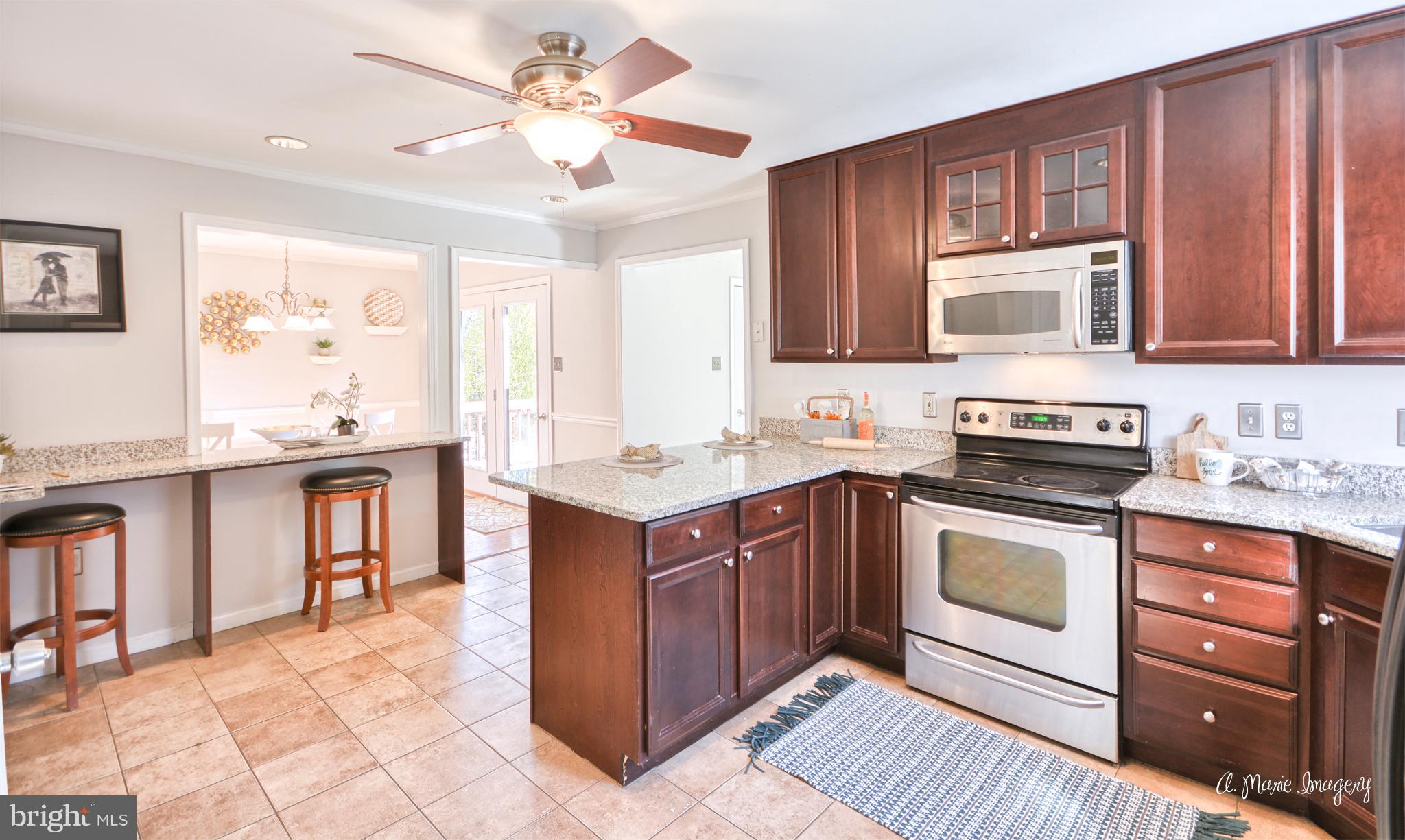 6801 Lake Point Overlook New Market, MD 21774 - Photo 9 of 28 Kitchen with Breakfast Bar