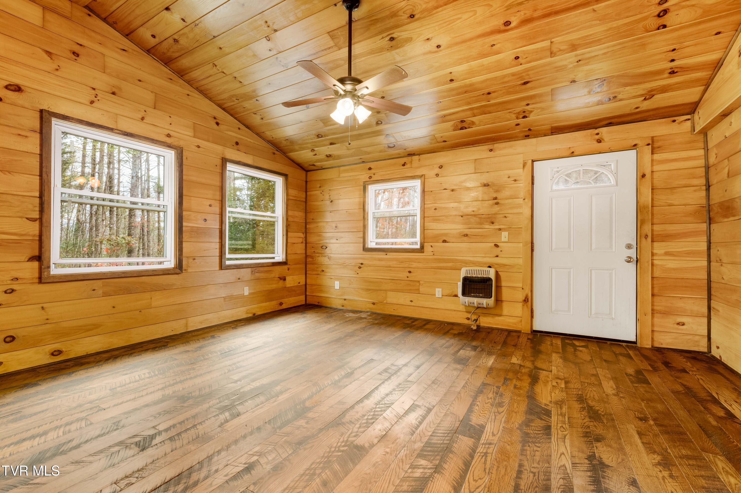 533 Possum Valley Road Mountain City, TN 37683 - Photo 21 of 40 533 Possum Valley Lane (30 of 40)