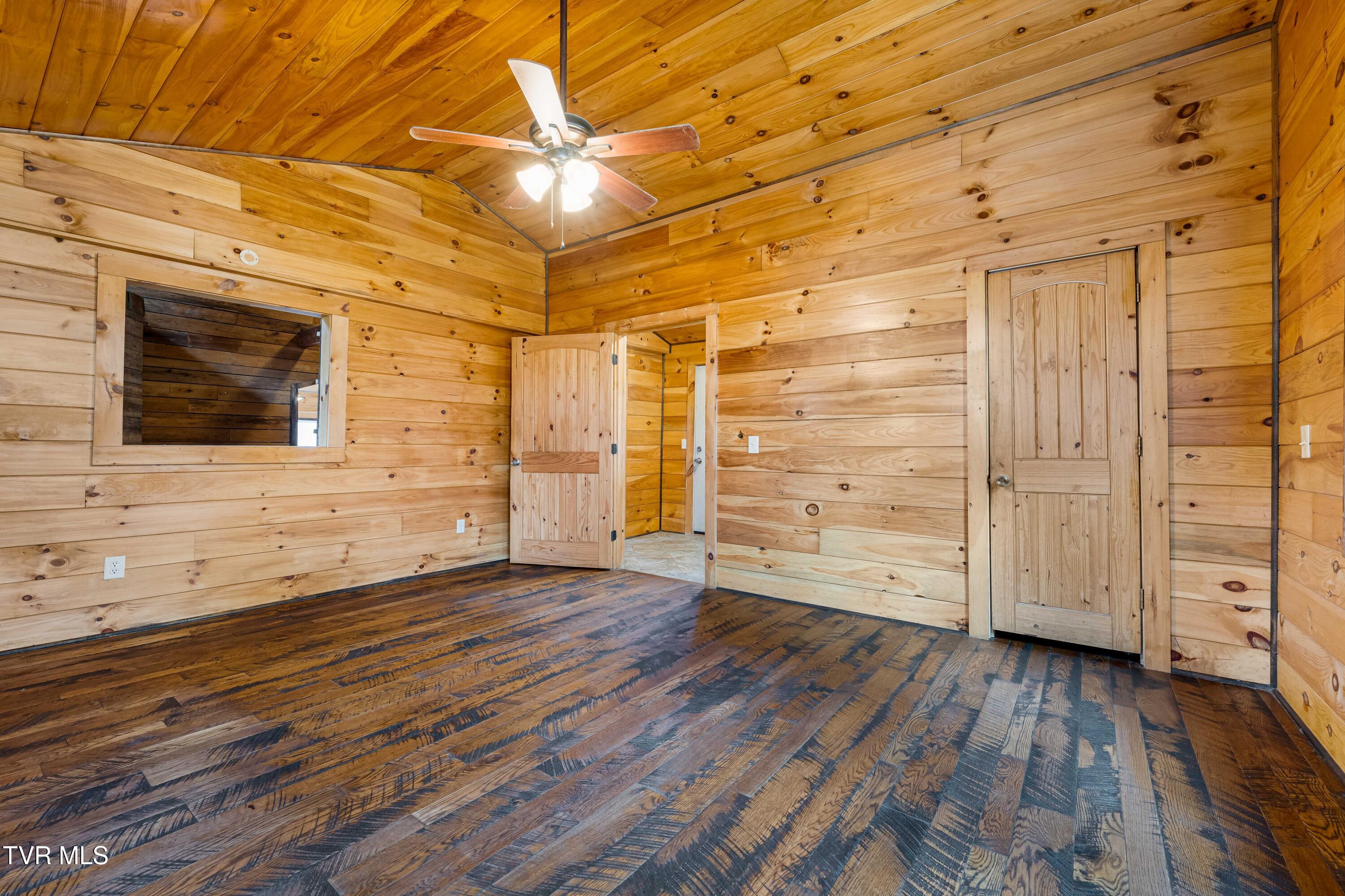 533 Possum Valley Road Mountain City, TN 37683 - Photo 22 of 40 533 Possum Valley Lane (31 of 40)