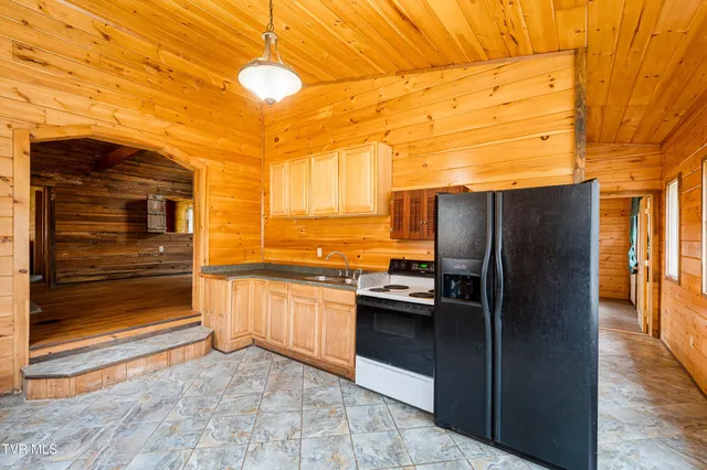 $249,000 | 533 Possum Valley Road, Mountain City, TN 37683