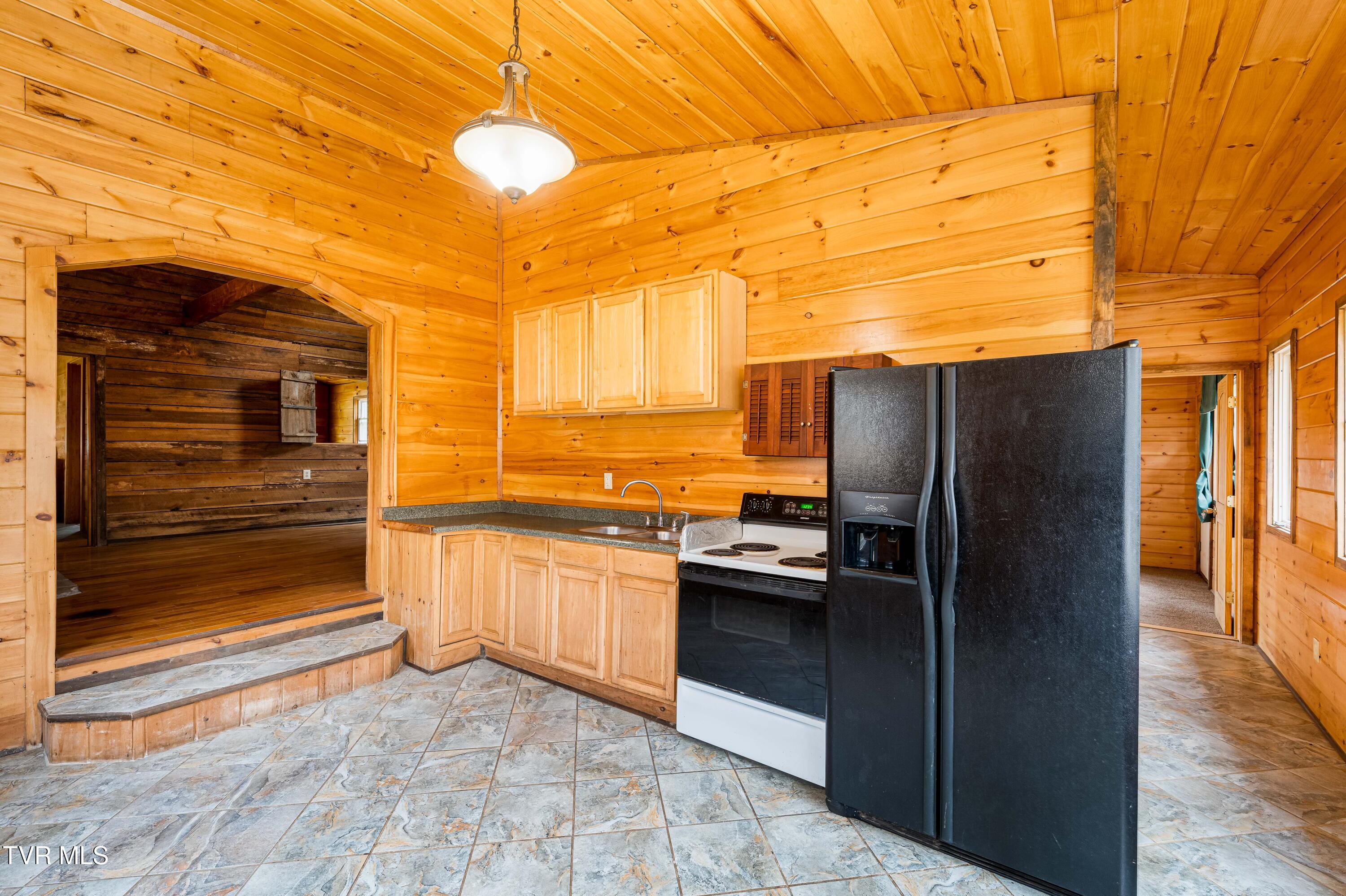 533 Possum Valley Road Mountain City, TN 37683 - Photo 23 of 40 533 Possum Valley Lane (32 of 40)