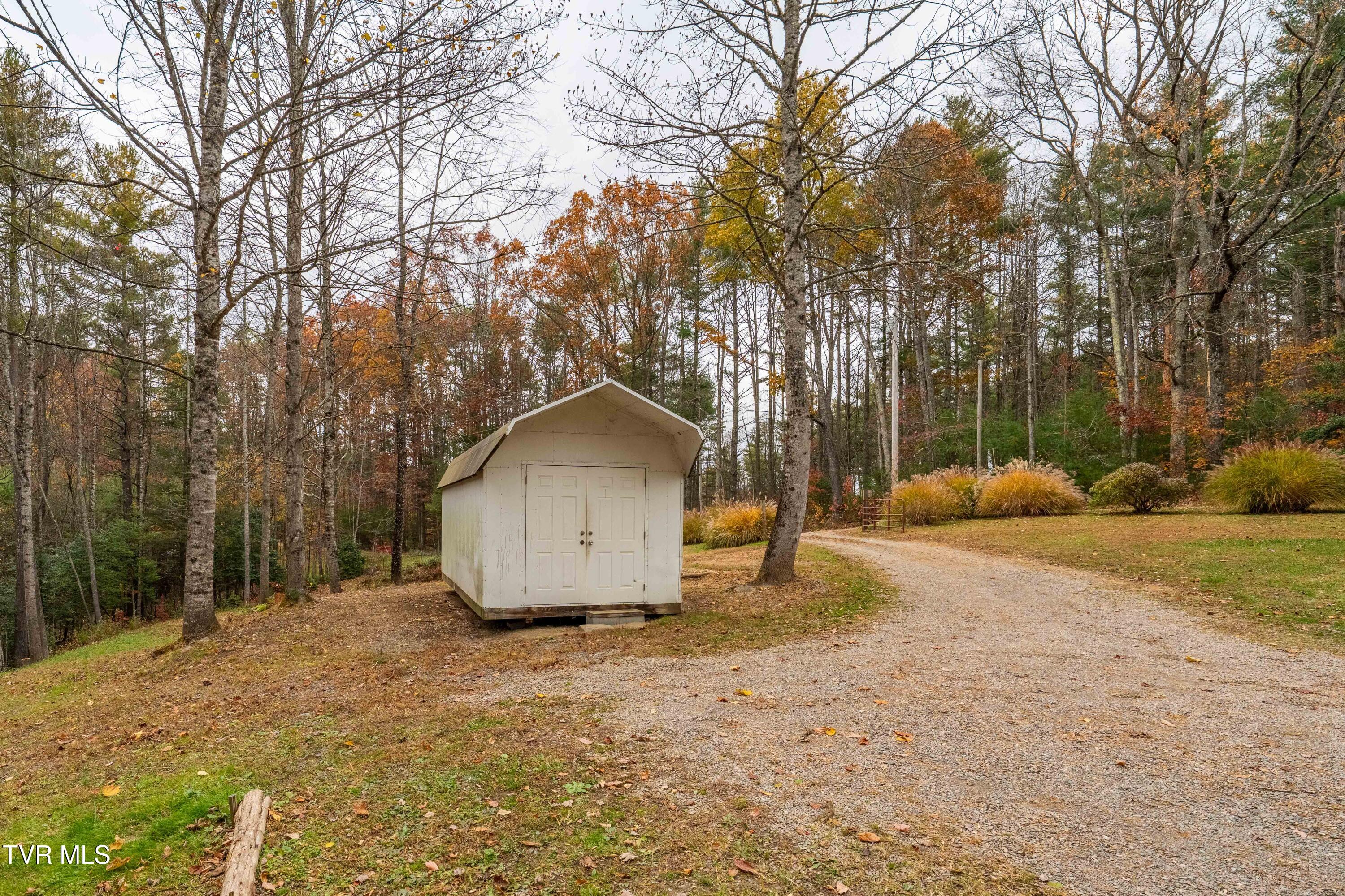 533 Possum Valley Road Mountain City, TN 37683 - Photo 36 of 40 533 Possum Valley Lane (12 of 40)