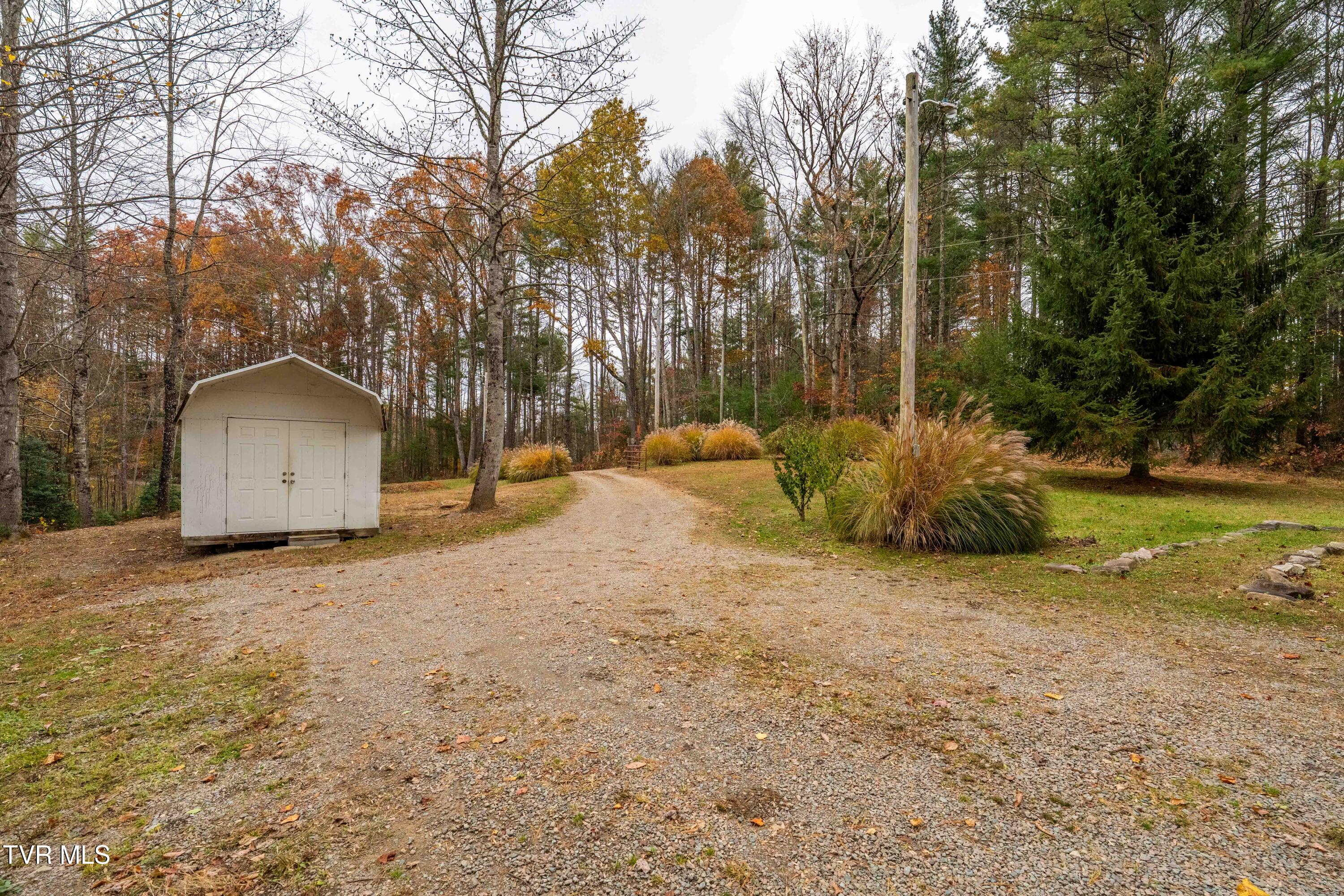 533 Possum Valley Road Mountain City, TN 37683 - Photo 37 of 40 533 Possum Valley Lane (11 of 40)