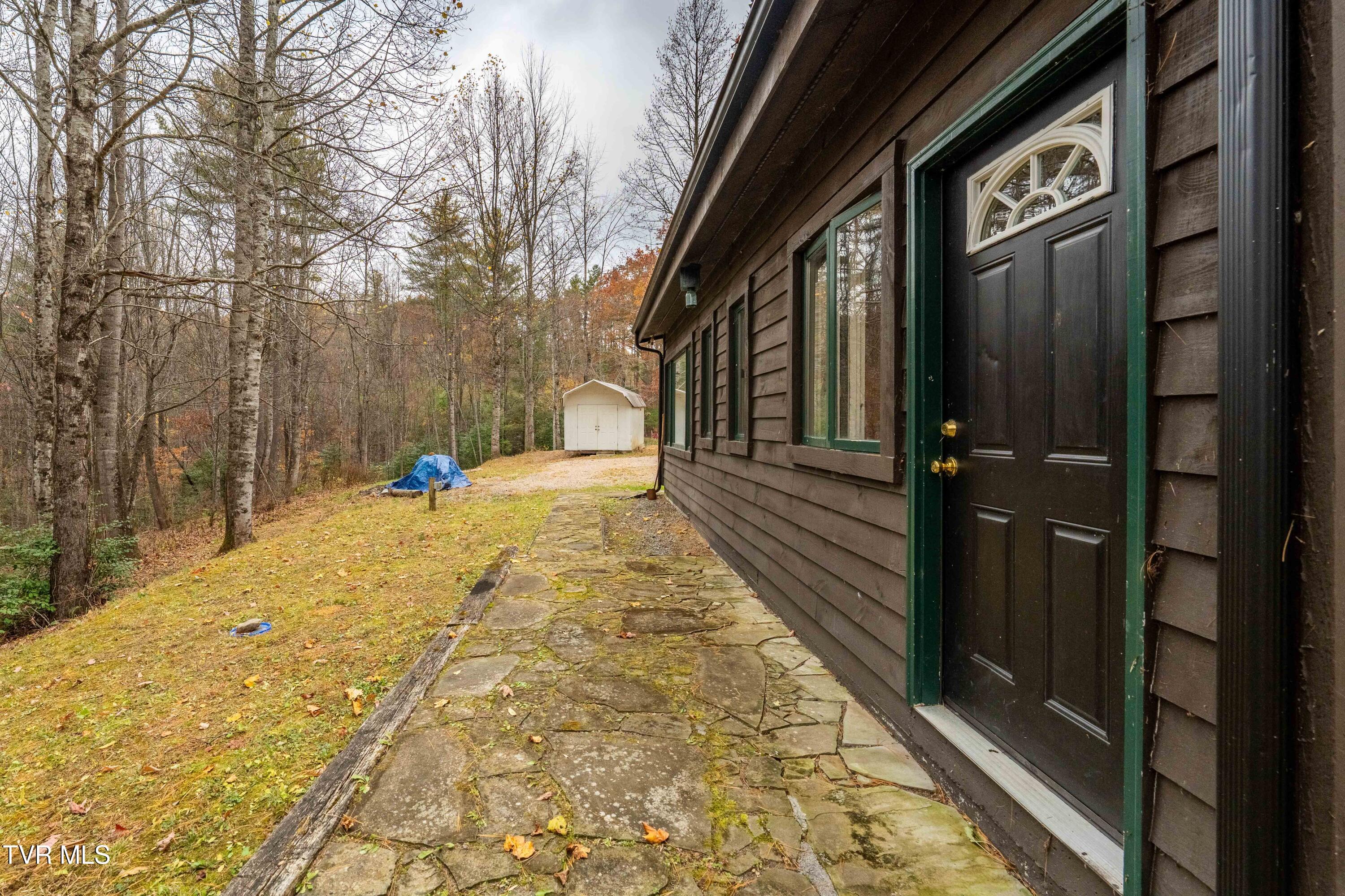 533 Possum Valley Road Mountain City, TN 37683 - Photo 9 of 40 533 Possum Valley Lane (16 of 40)