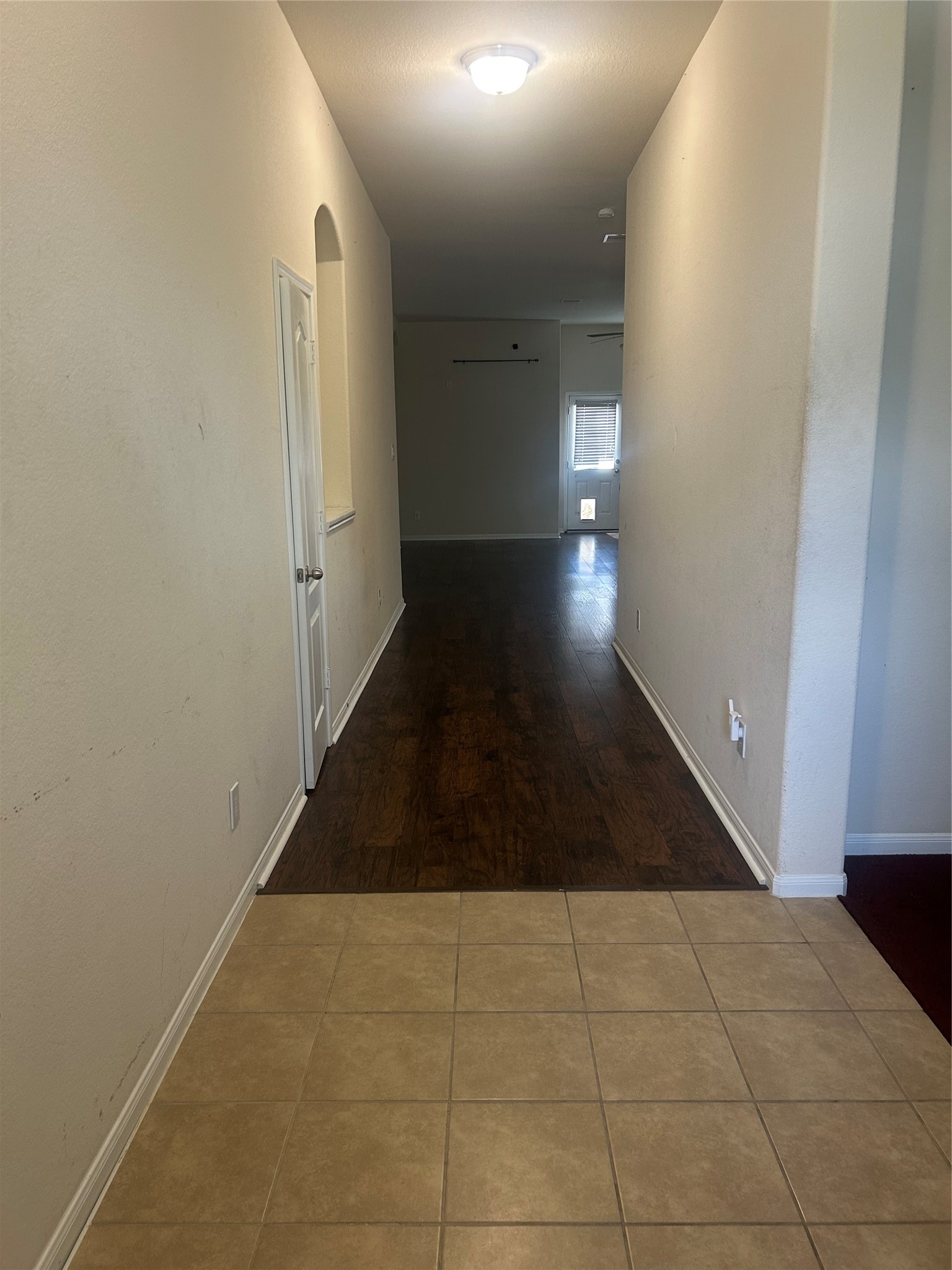 8407 Broadleaf Avenue Baytown, TX 77521 - Photo 2 of 24 Entryway