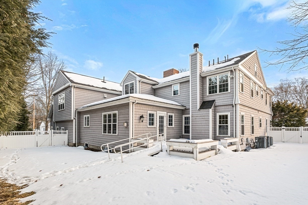 45 Bacon Street Winchester, MA 01890 - Photo 3 of 42